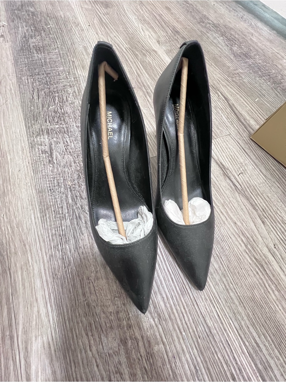 MICHAEL Michael Kors Black Pointed Toe Leather Pumps